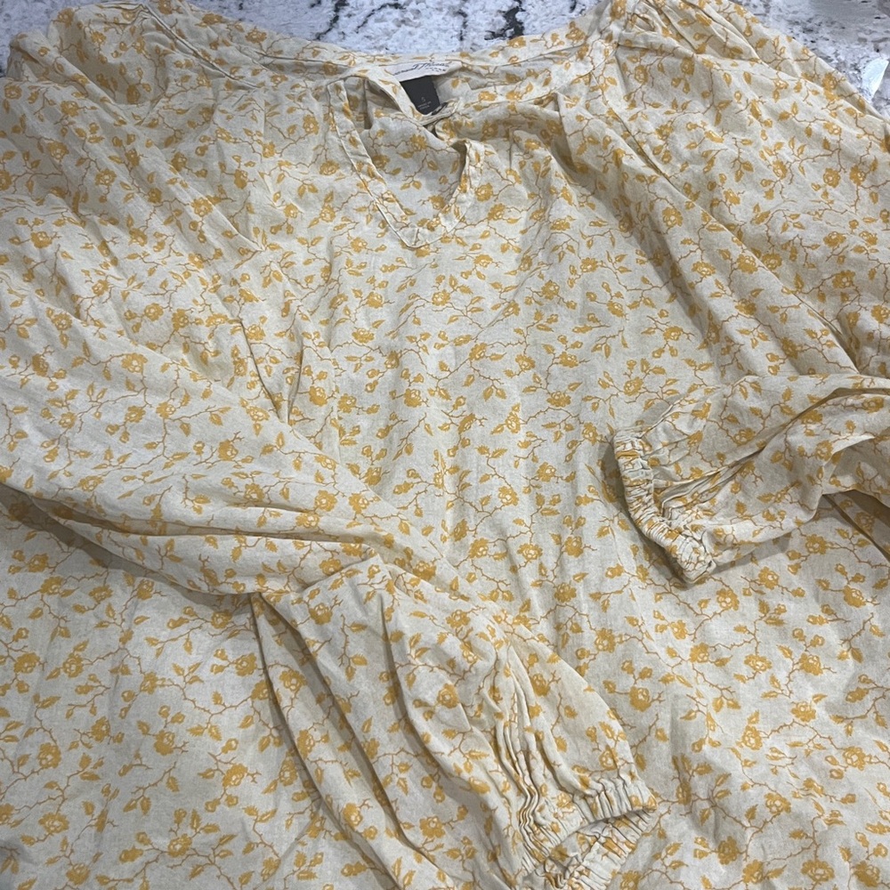 Universal Thread Mustard Floral Top